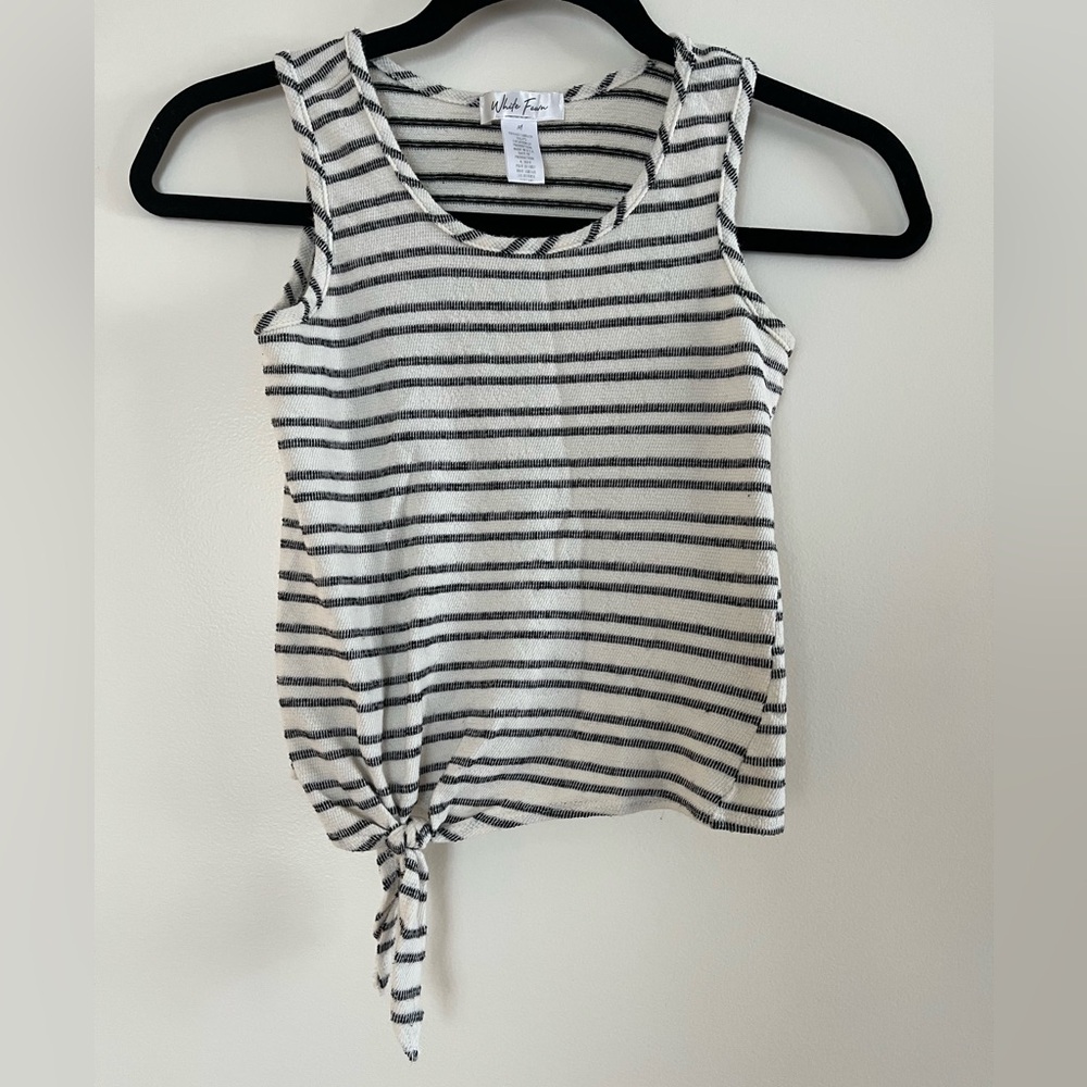 ❤️ WHITE FAWN (Tilly’s) Stripe Tie Front Girls Tank Top; Size Medium